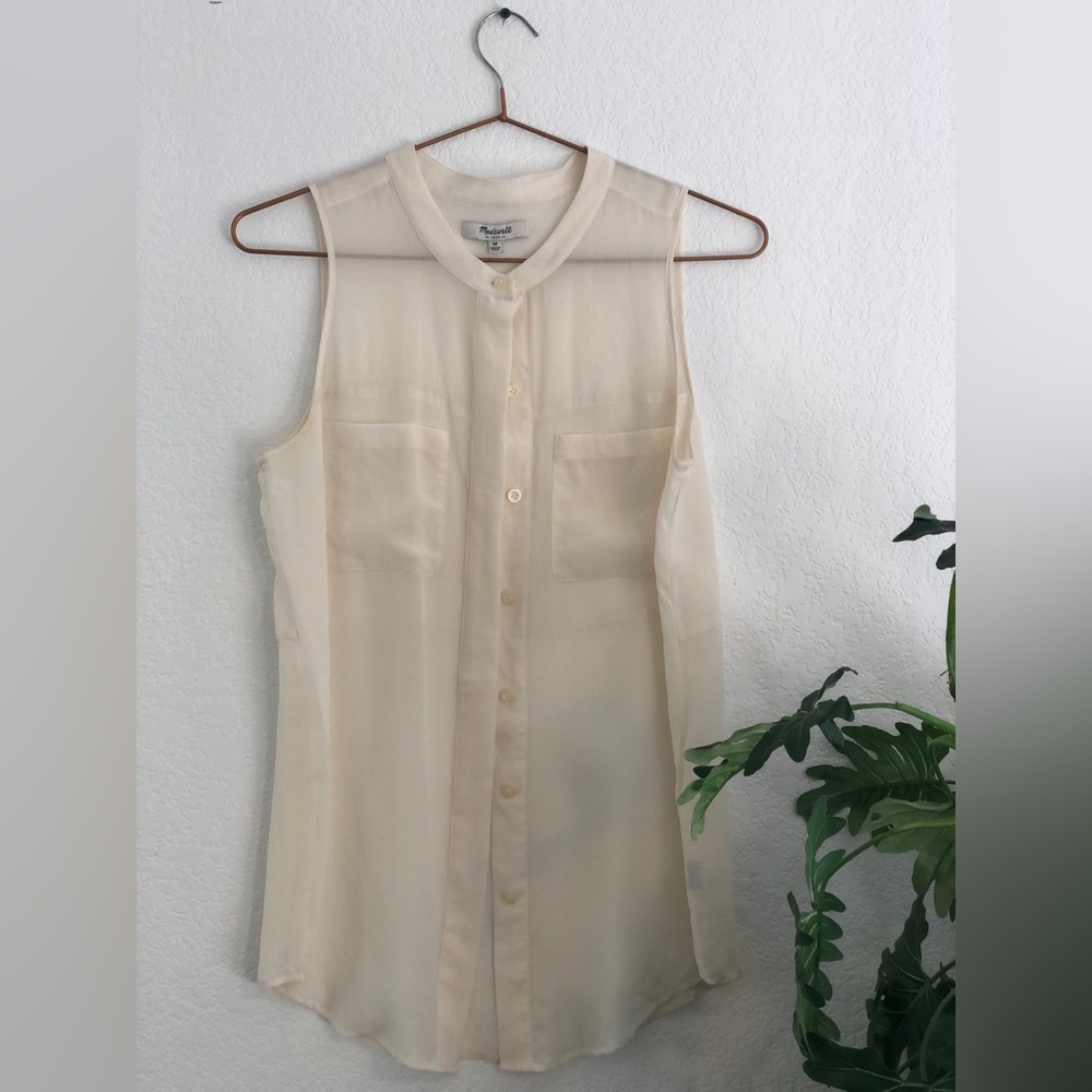 Woman’s Madewell Sleeveless Cotton Buttondown